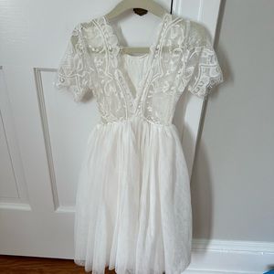 Charming White Lace Kids Formal Dress